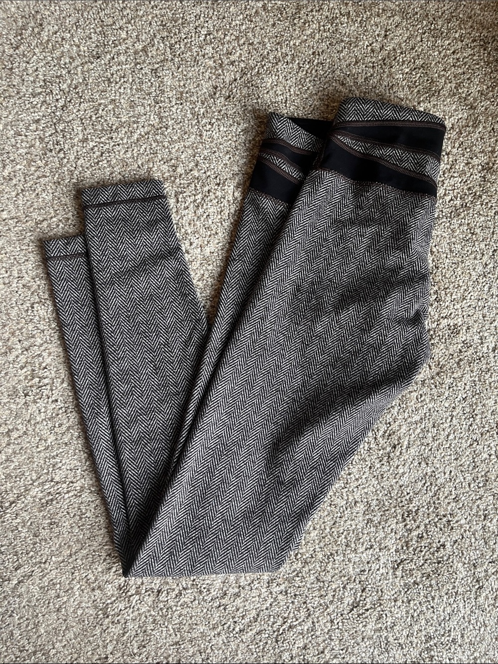lululemon athletica Gray and Black Herringbone Leggings - Picture 7 of 8